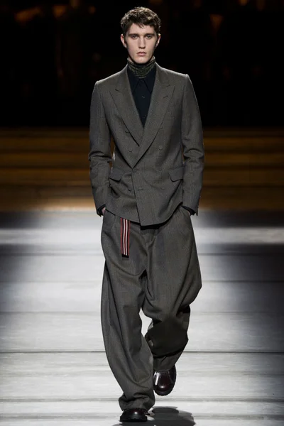 Look 4